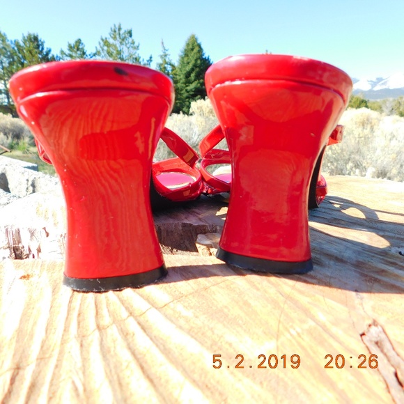 BP.  Butterfly Red Patent Strappy Mule - Picture 4 of 8